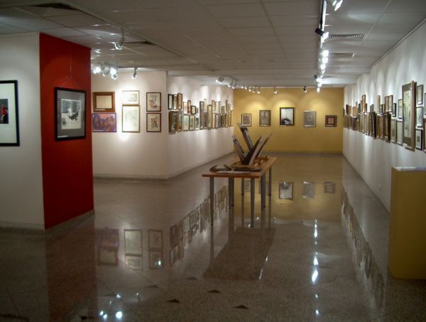 tobb-evig-voltunk-vendegek-arvereseinkkel-virag-judit-galeriajaban